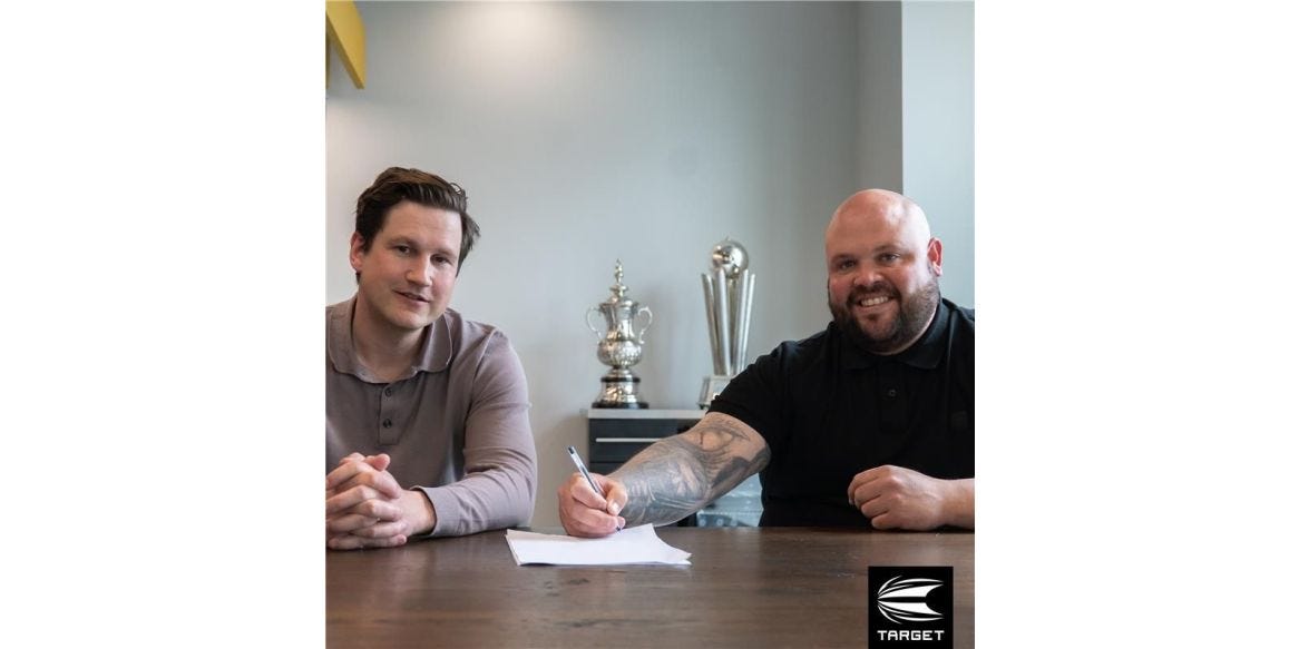 Adam Lipscombe signs for Target Darts