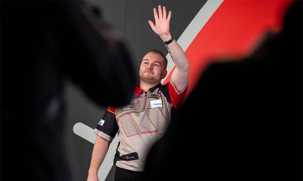 Dimitri Van den Bergh waves to the crowd