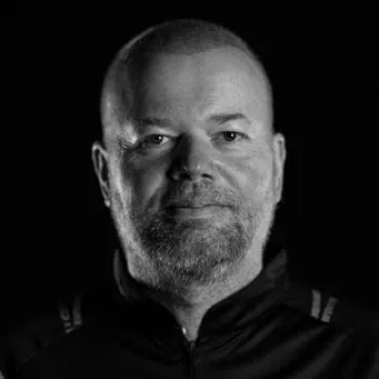 Raymond van Barneveld headshot