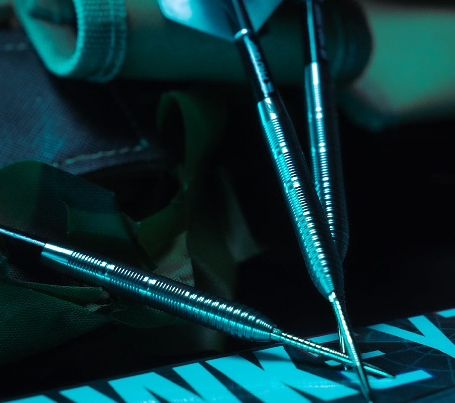 Kevin Doets G1 Darts set in lifestyle image